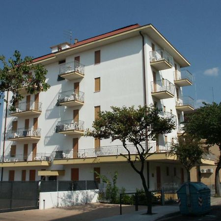 Condominio Michelangelo-Solo Per Famiglie- Walterigato Apartments Lido di Jesolo Zewnętrze zdjęcie