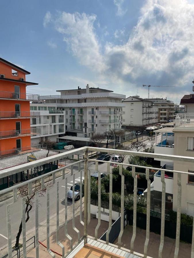 Condominio Michelangelo-Solo Per Famiglie- Walterigato Apartments Lido di Jesolo Zewnętrze zdjęcie