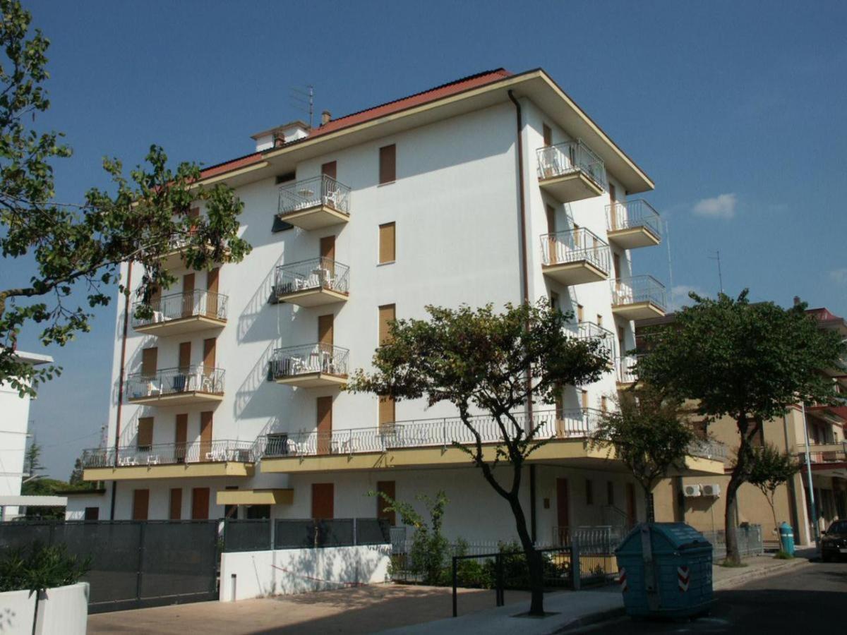 Condominio Michelangelo-Solo Per Famiglie- Walterigato Apartments Lido di Jesolo Zewnętrze zdjęcie