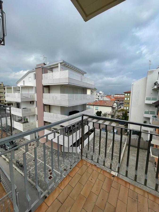Condominio Michelangelo-Solo Per Famiglie- Walterigato Apartments Lido di Jesolo Zewnętrze zdjęcie